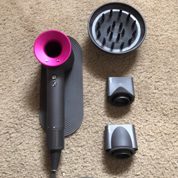 Dyson Supersonic hair dryer - Picture 3 of 3